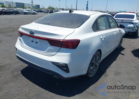 2021 Kia Forte Lxs z USA, uszkodzony, nr VIN 3KPF24AD8ME403914